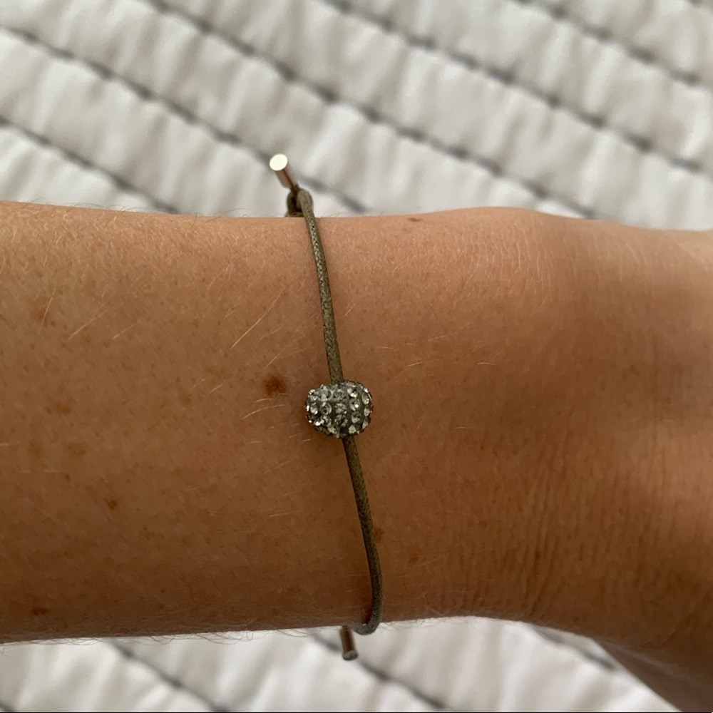 Adjustable bracelet with rhinestone ball